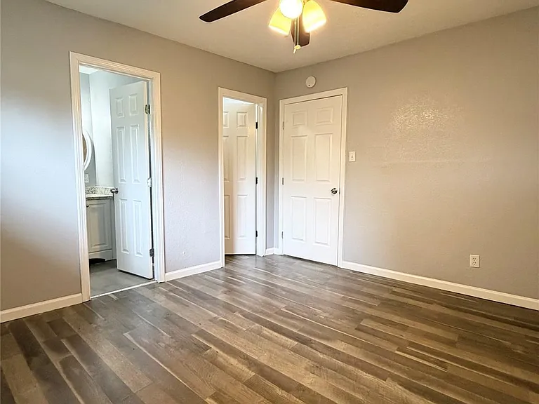 4811 Oakland St #12 — Photo 9