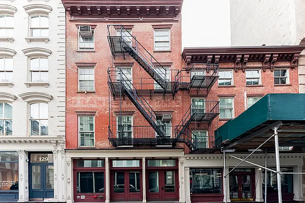 Rented by CORE | media 21