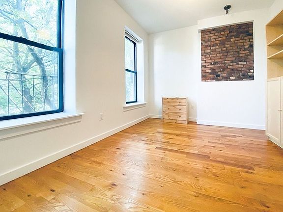4th image of 746 Jefferson Ave #4B