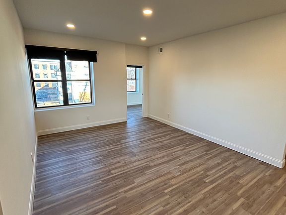 2nd image of 5590 Pershing Ave #3