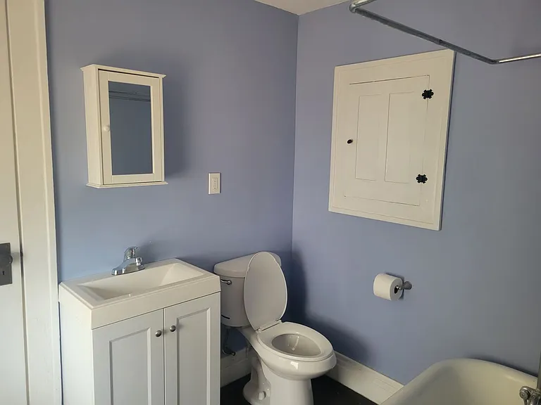 126 Flanders St — Photo 9