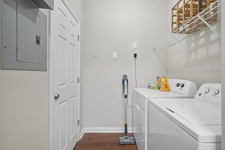 The Glen at Alexander Apartments — Photo 20