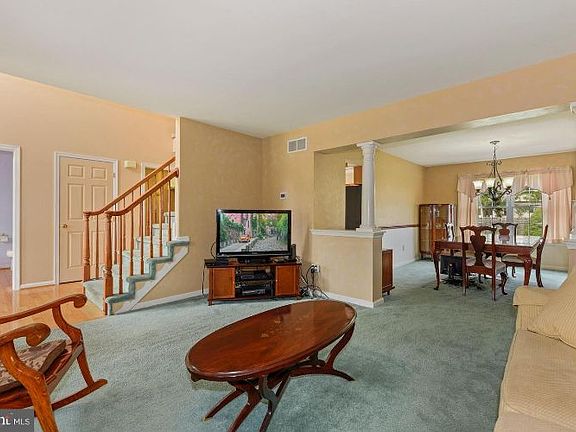 4th image of 7 Stonehenge Dr