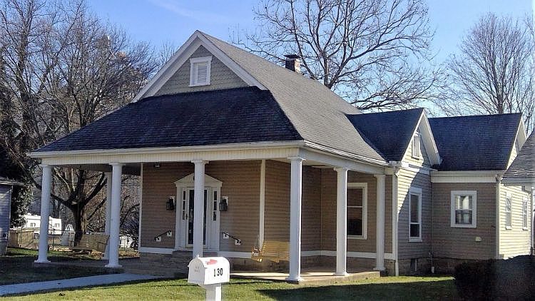 1st image of 125 W Mound St