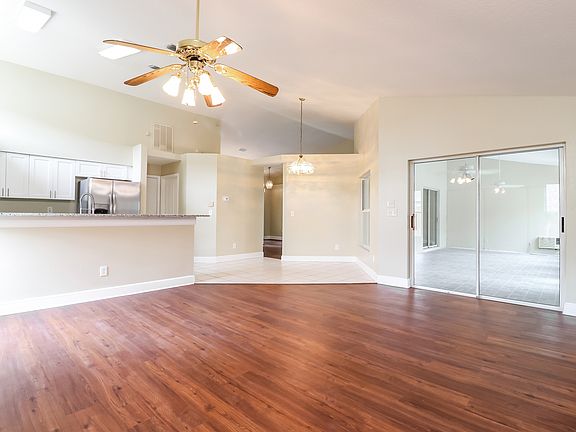 4th image of 1406 New Britain Dr