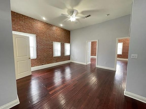 3rd image of 701 S Mariposa Ave APT 401
