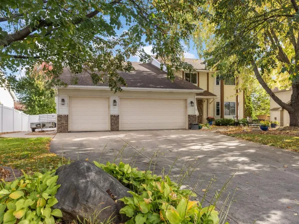 15660 Cumberland Ave W, Rosemount, MN 55068