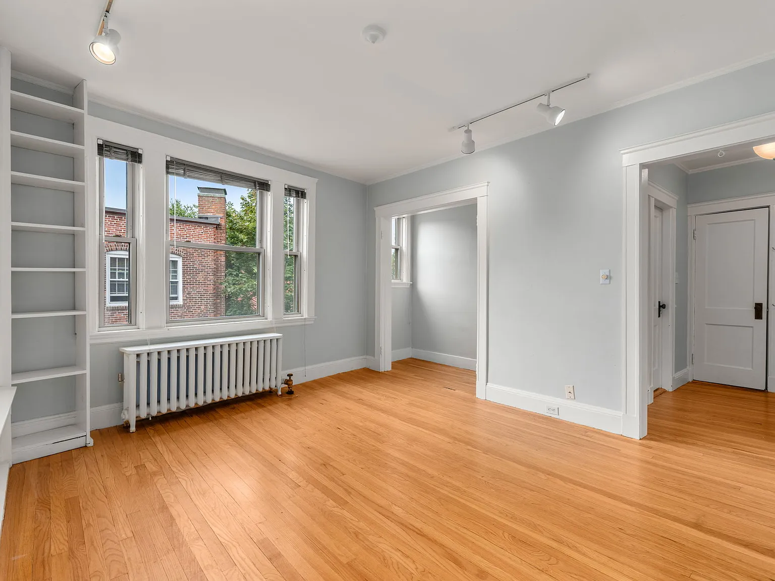 1 bed, 580 sqft, $2,350 — Photo 2