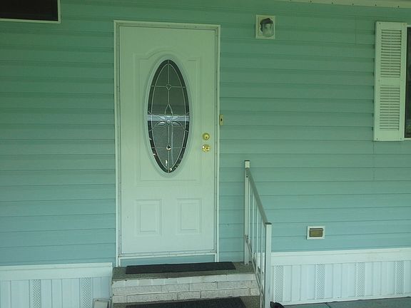 4th image of 182 Sweet Cir
