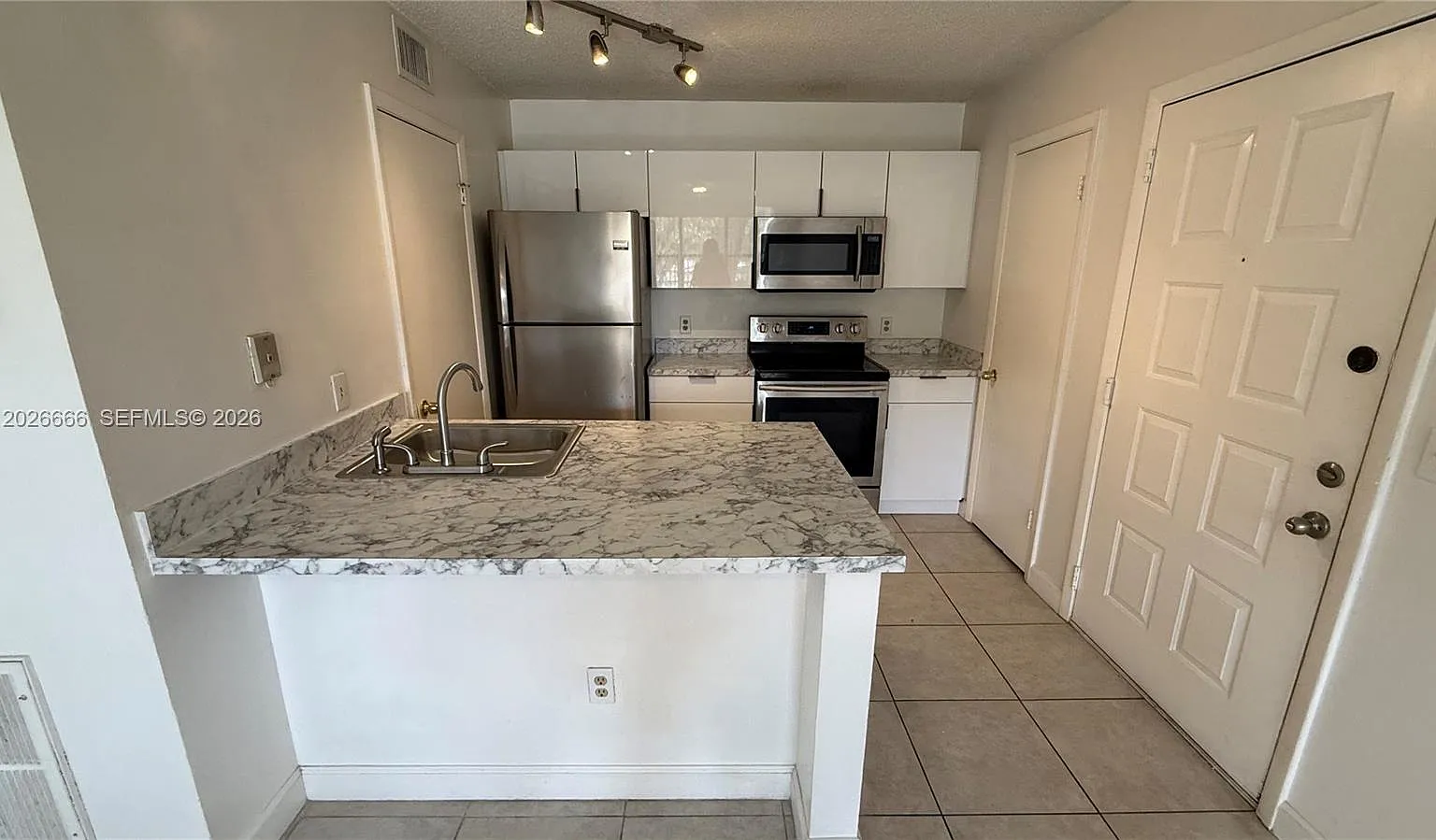 Palm Aire Gardens Condo — Photo 4