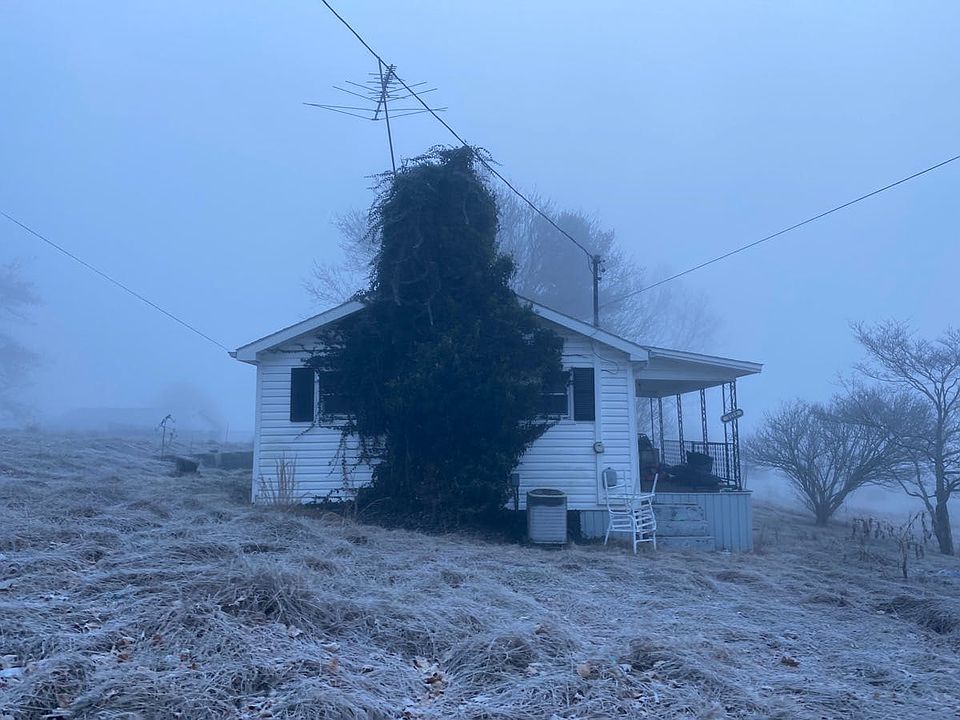 1st image of 2218 Oak St