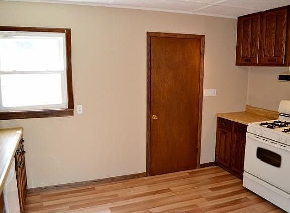 5th image of 839 Lincoln Ave