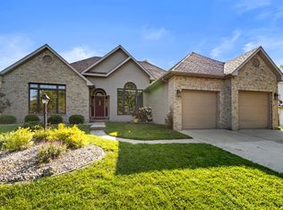 502 Jeffery Dr, Mahomet, IL