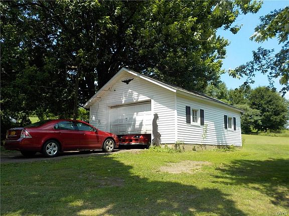 4th image of 2631 E Main St