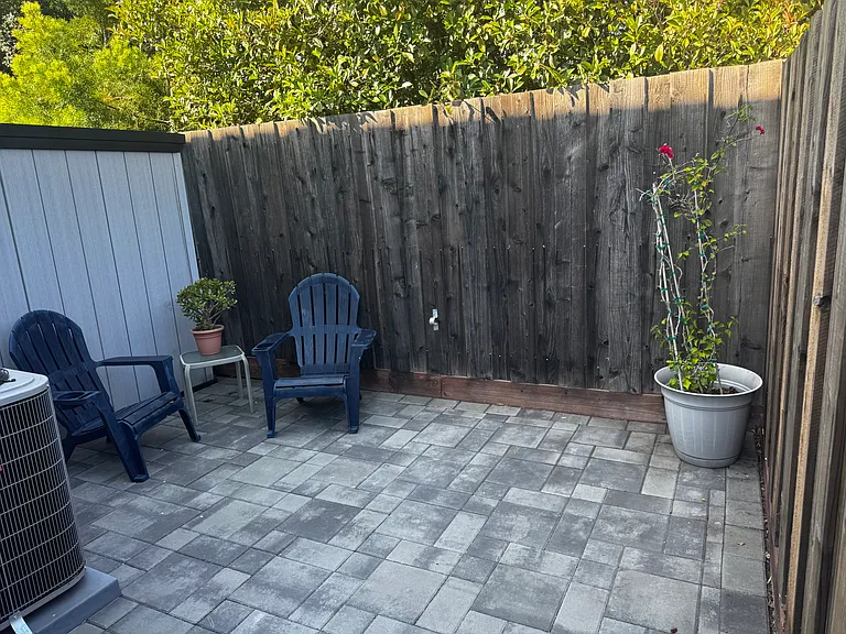 1119A Hudson St — Photo 18
