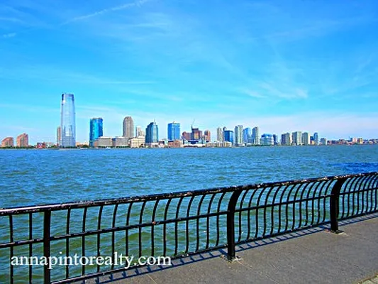 Sold by Anna Pinto Realty | media 22