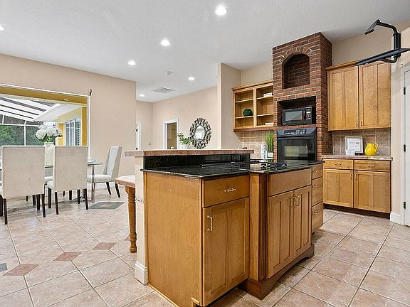 4th image of 1310 Trail Glen Ln