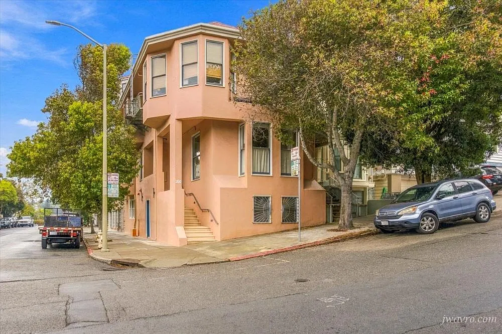 Brand New One Bedroom in Cole Valley — Photo 2