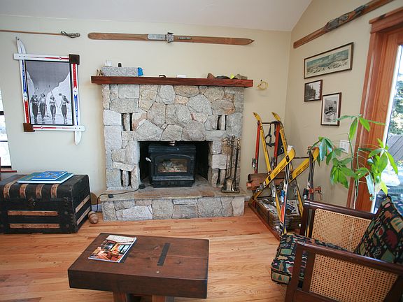 5th image of 380 Lake View Dr