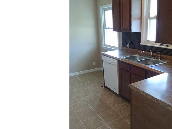 3rd image of 8615 Beech Ave