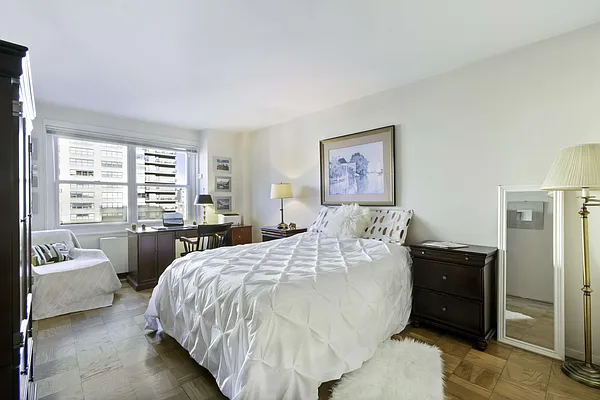 Sold by Compass | media 1