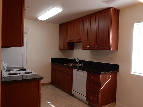 3rd image of 1523 Schiller St APT K