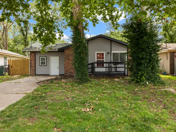 1824 N Hillcrest Ave, Springfield, MO 65802