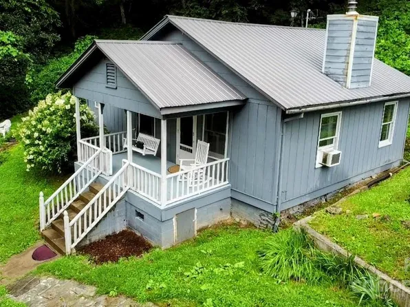 6115 Skyland Dr, Sylva, NC 28779