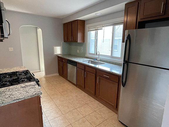 2nd image of 418 Hawley Ave #1