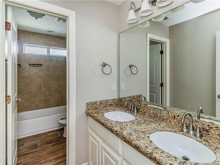 5217 Lost Creek Ln — Photo 11