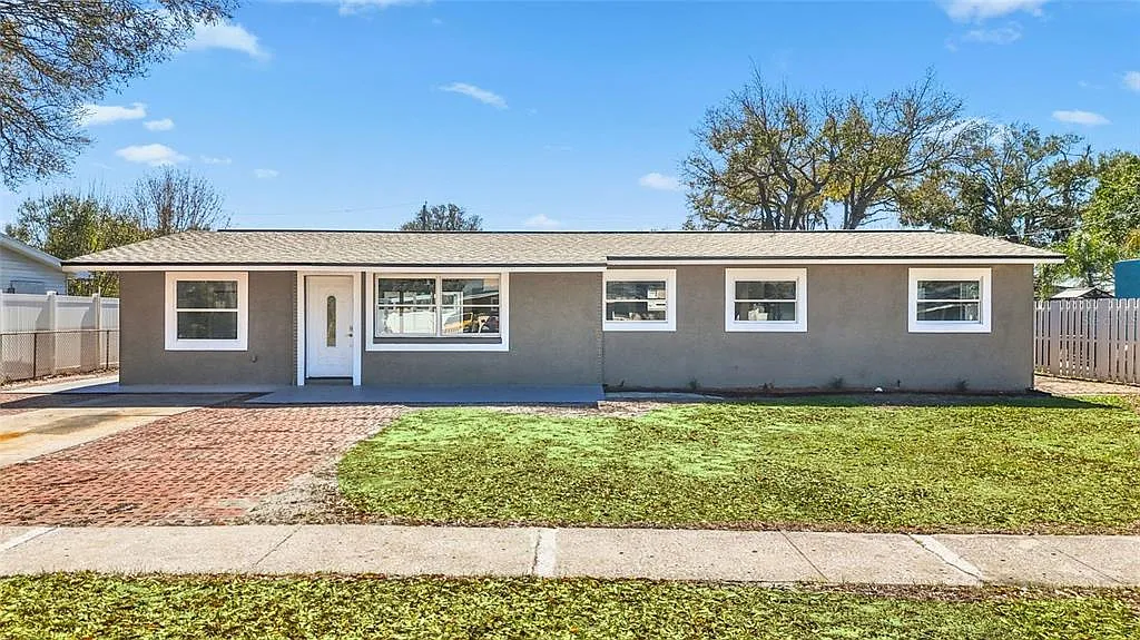 4 bed, 2.0 bath, 1372 sqft, $2,750 — Photo 1