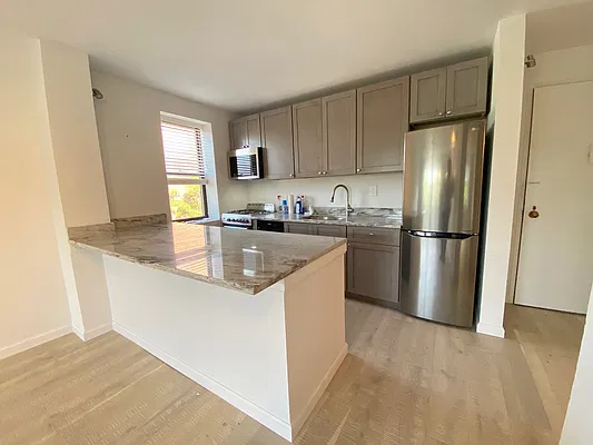 Rented by Lang Realty LLC | media 2