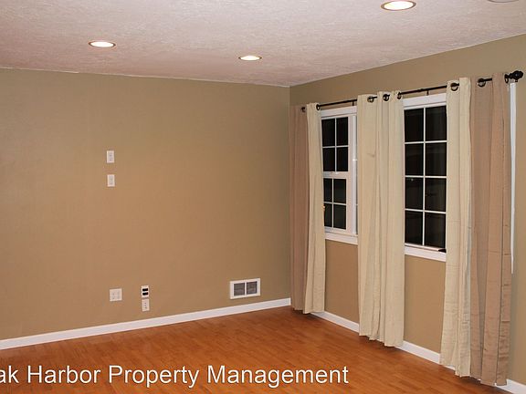 4th image of 361 NE Regatta Dr