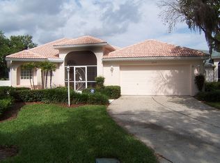 2750 Golf Lake Dr, Plant City, FL 33566