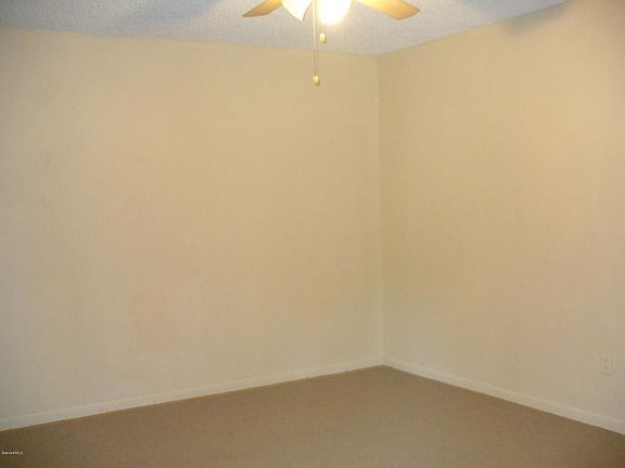 5th image of 671 Blackhorse St SE