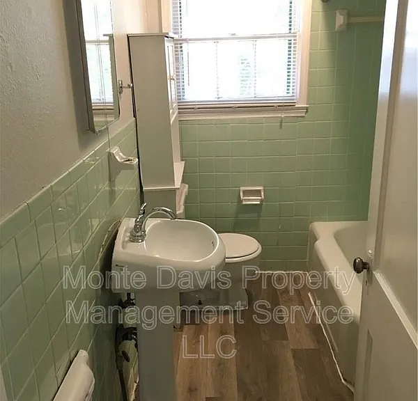 3300 Robinson Ave #B — Photo 6