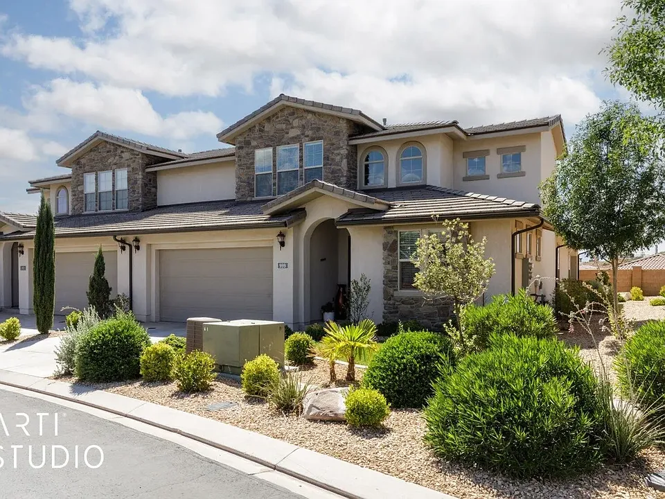 999 N Casitas Hill Loop