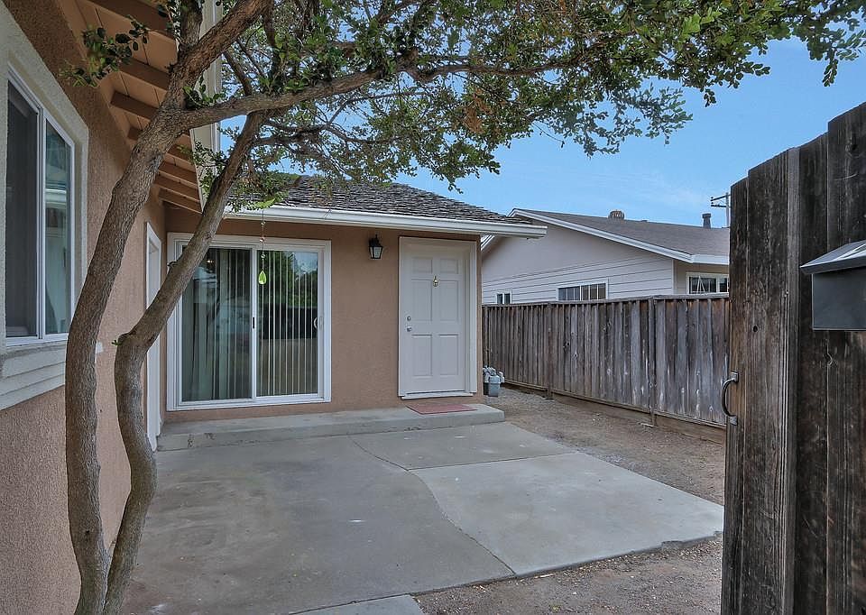 Fully fended in front and back yard with patio, perfect for BBQ