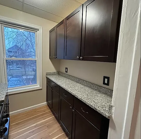 397-407 William St Fall River, MA Cozy 2 Bedroom Steps From Battleship Cove & the Updated Waterfront — Photo 2