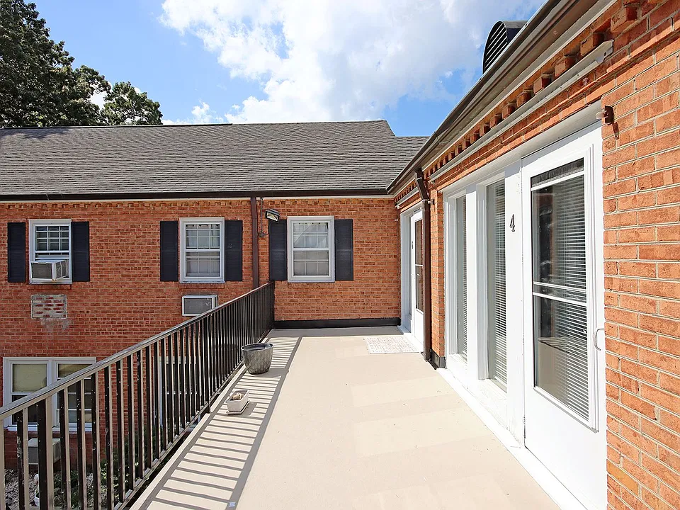 2114 Ivy Rd #4