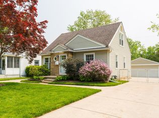 23052 Violet St, Farmington, MI 48336