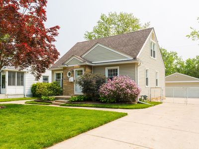 23052 Violet St, Farmington, MI, 48336