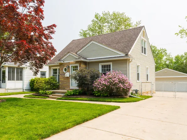 23052 Violet St, Farmington, MI 48336