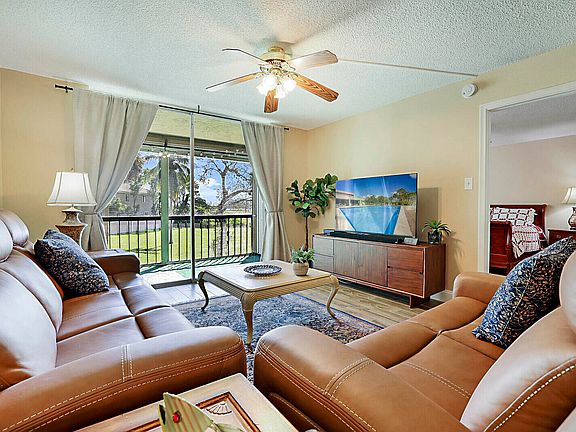 4th image of 2541 Aragon Boulevard #202