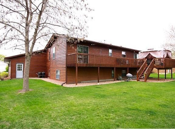 2nd image of 493 Skyview Ln