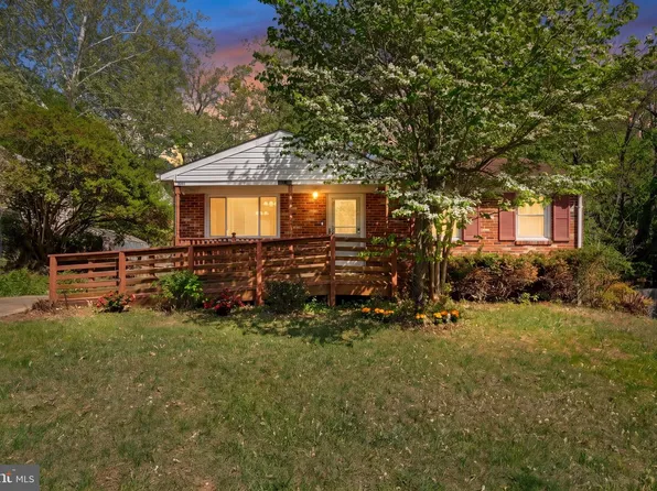 13911 Lynhurst Dr, Woodbridge, VA 22193