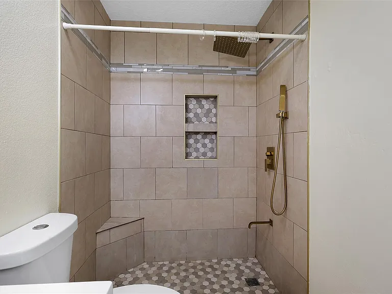 1117 Willersley Ln — Photo 12