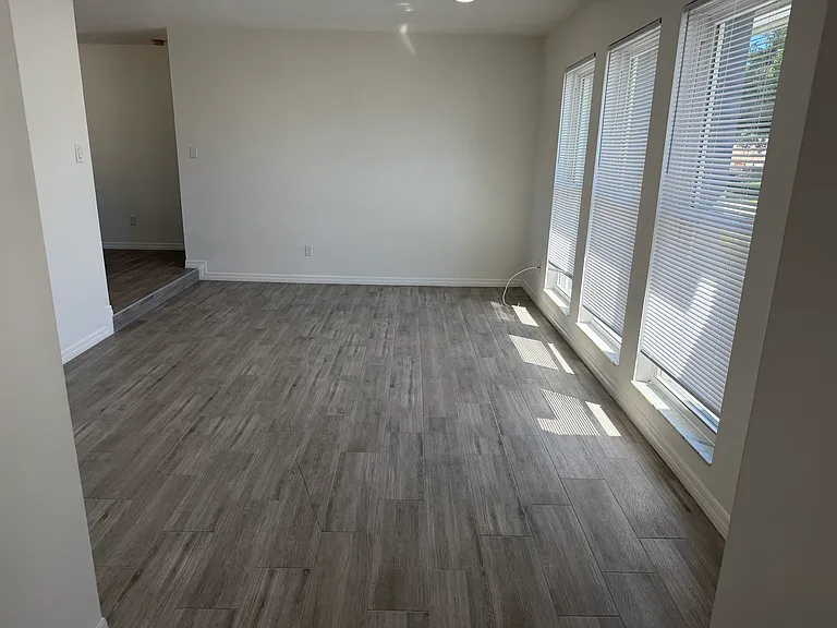 8042 Hook Cir — Photo 2