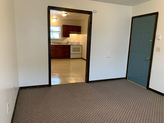 5th image of 19 Oxford Ave APT 1L