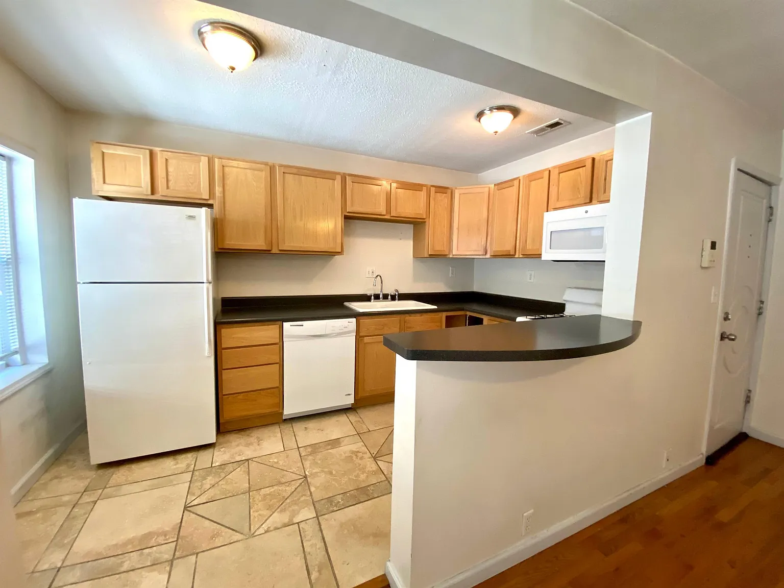 3401 Central Street - 203 — Photo 4